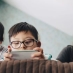 Tác hại của màn hình điện tử đối với sức khỏe tâm thần trẻ em
