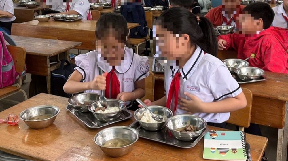 Bữa ăn bán trú tại trường V. H 1