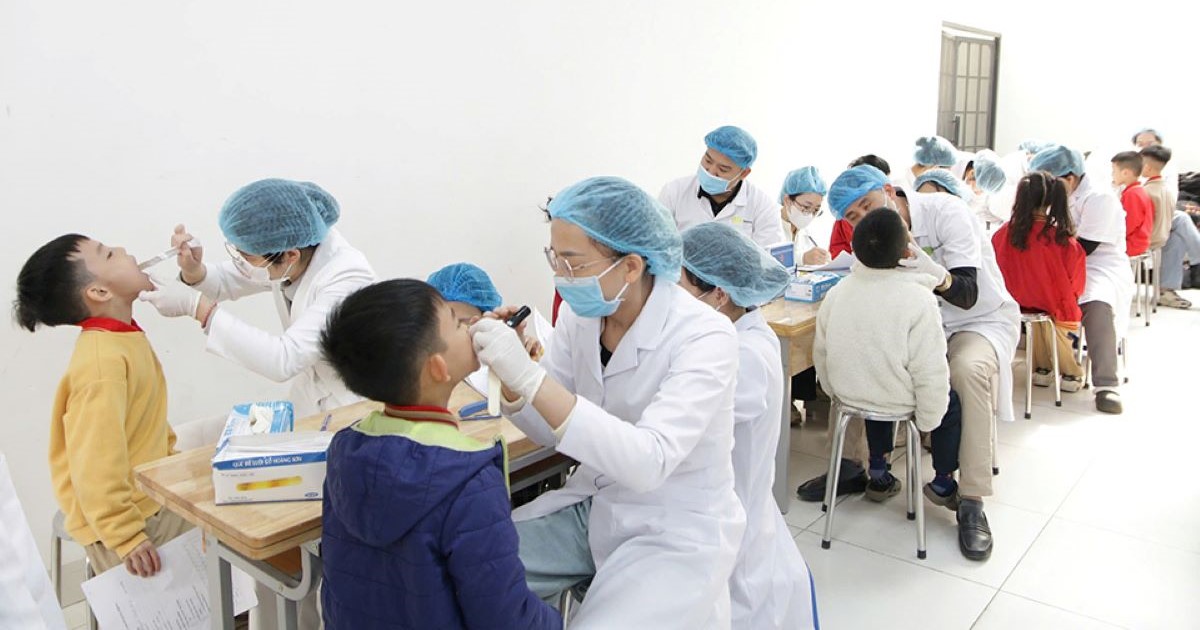 Chăm sóc sức khỏe răng miệng miễn phí cho học sinh, người dân Hà Nội