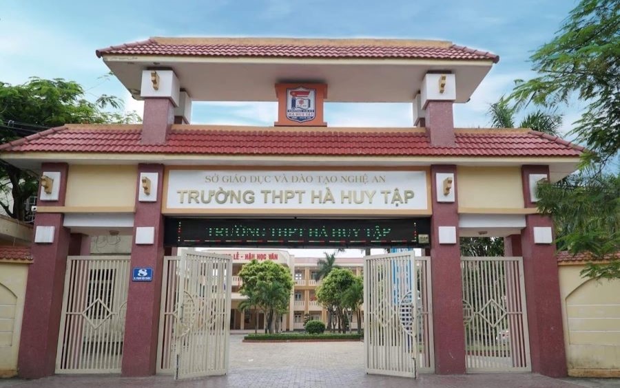 Trường THPT Hà Huy Tập, nơi các nữ sinh đang theo học