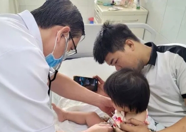 Thời tiết thất thường, trẻ nhập viện vì tiêu chảy tăng đột biến