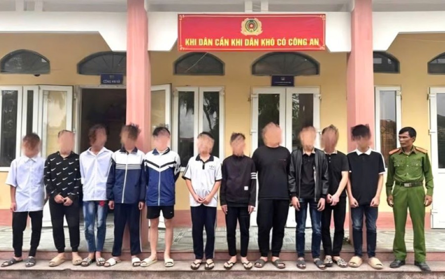 11 học sinh bị triệu tập tại trụ sở làm việc Công an xã Liên Mạc