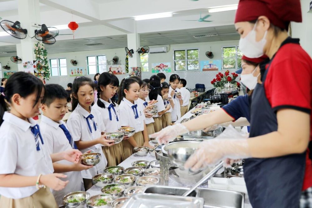 Chất lượng bữa ăn bán trú của học sinh - Kiểm soát chặt chẽ vệ sinh an toàn thực phẩm.