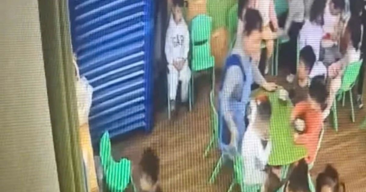 'Lá chắn' nào bảo vệ học sinh khỏi bạo hành từ giáo viên?